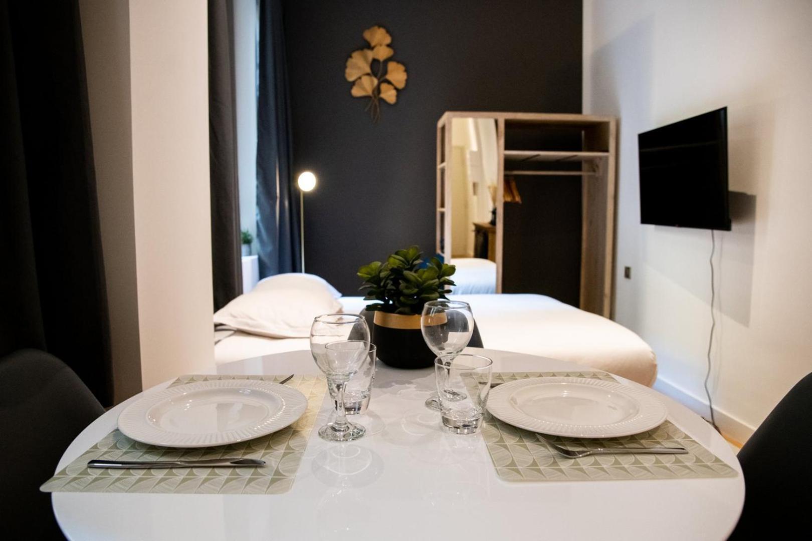 Le St Germain - Petillant Studio Decore Avec Gout En Centre-Ville Лион Екстериор снимка
