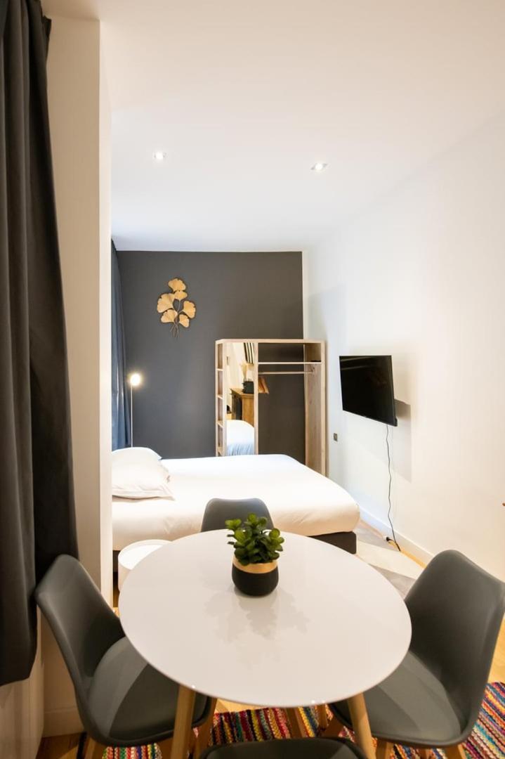 Le St Germain - Petillant Studio Decore Avec Gout En Centre-Ville Лион Екстериор снимка